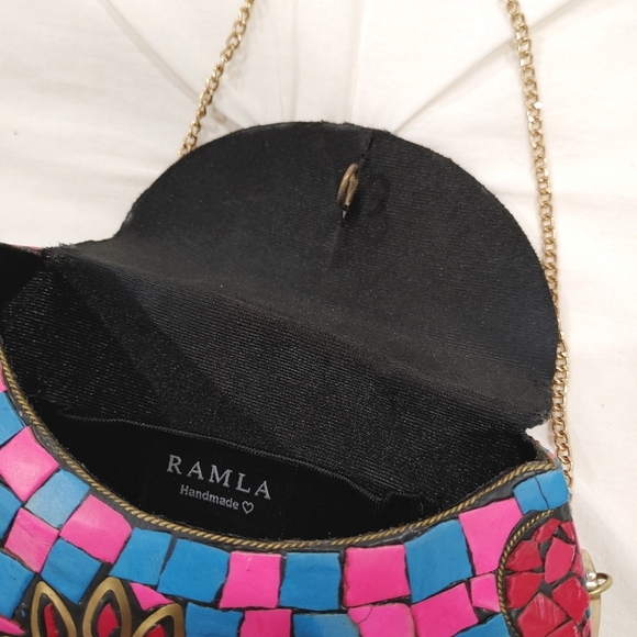 Ramla handmade pink, blue, red mosaic bag with detachable chain - Picture 5 of 17